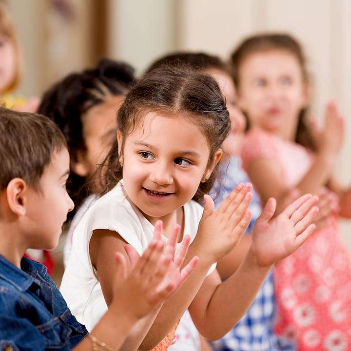 Çocuklar için İngilizce kurslarında etkili sonuçlar