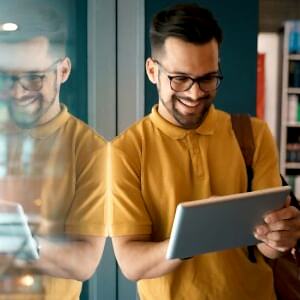 TELC sınavından sonra Almanya'da eğitim alan bir genç